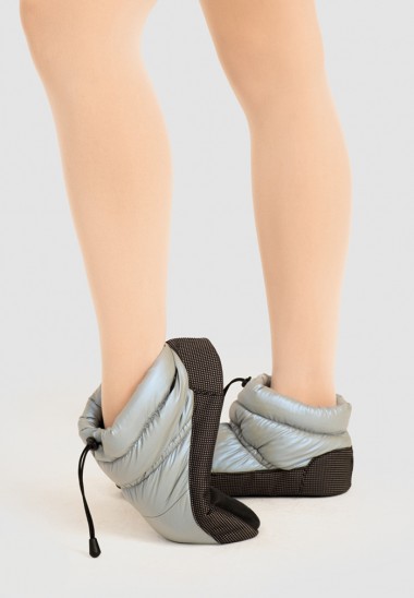 Low cut warm-up booties